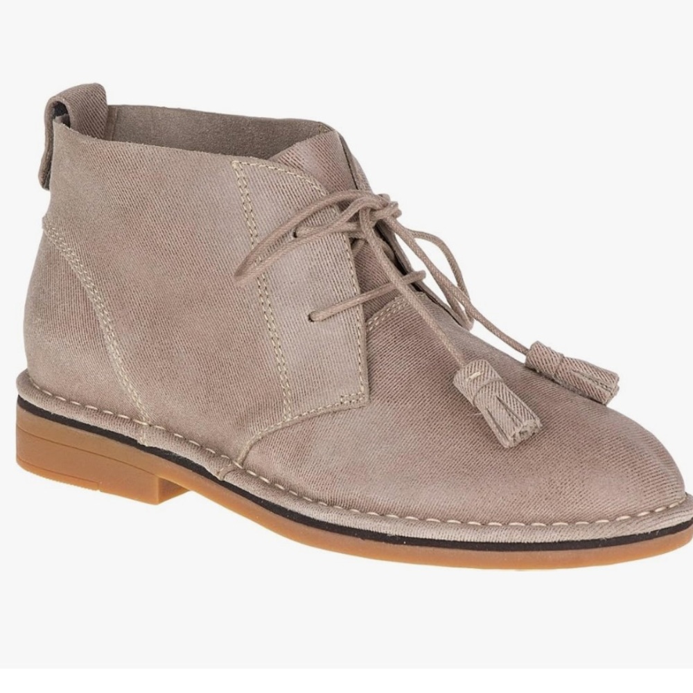 Hush Puppies Women's Cyra Catelyn Chukka Boot size 8.5. Taupe color. Never worn.